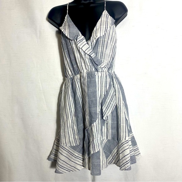 Express Dresses & Skirts - Express White and Black Gingham Ruffle Mini Dress🖤 Size M